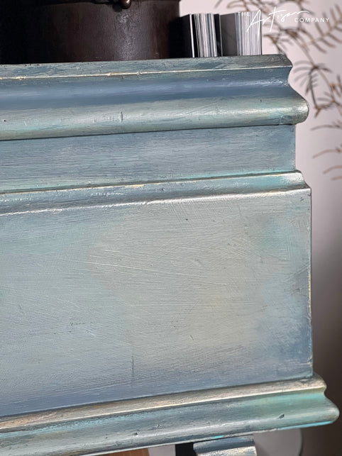 Artisan Colour Smudge: A fun soft way to incorporate multiple Artisan Colours onto your project.