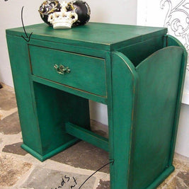 Paint Finishes with Coloured Wax
