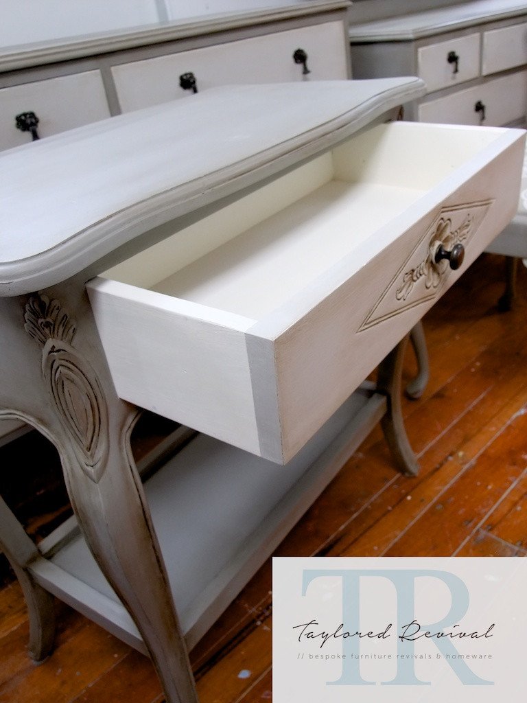 Commissioned  Queen Anne Mahogany bedroom suite.