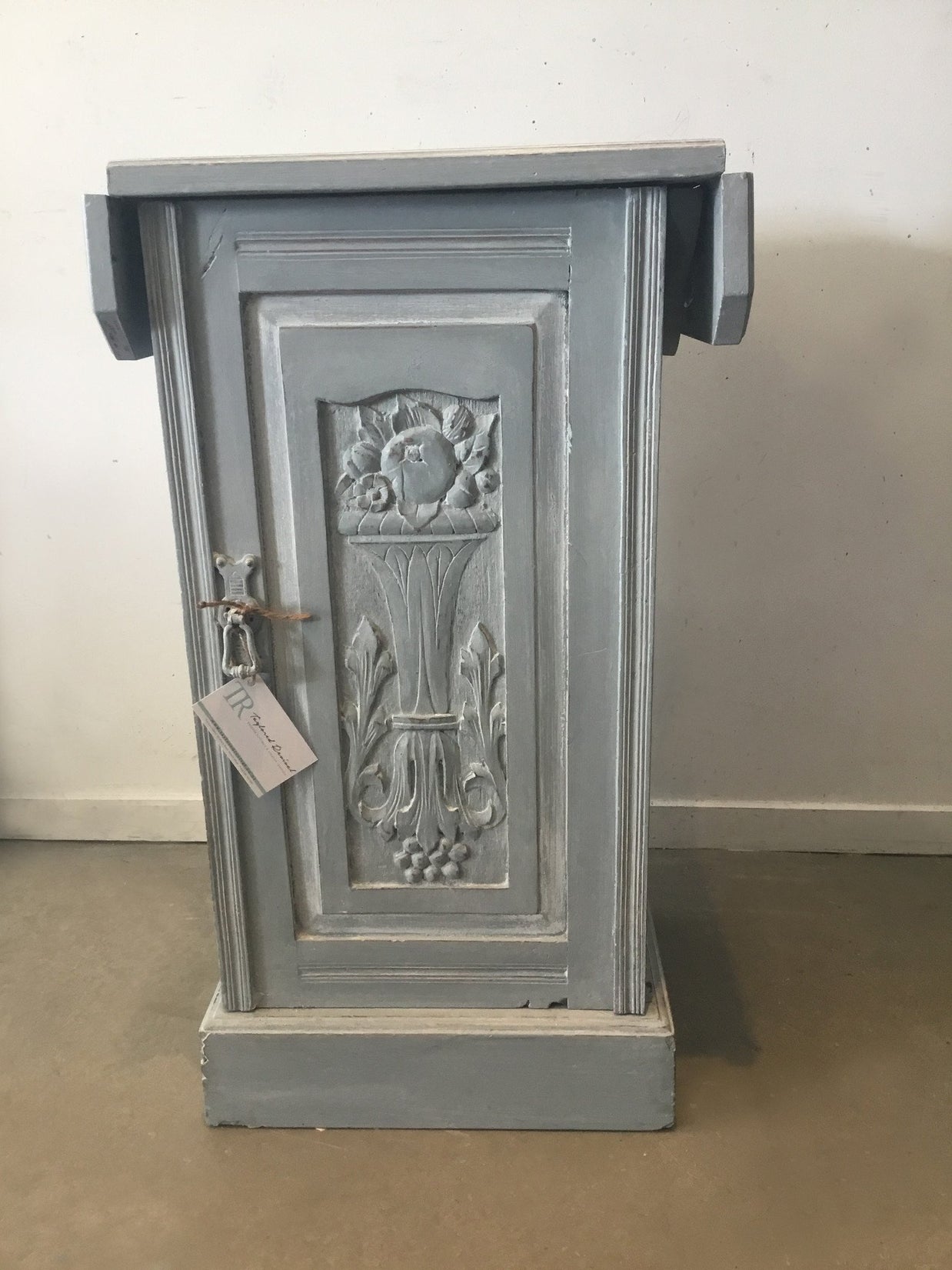 Not For Sale - Lilly: Antique drop-leaf side table