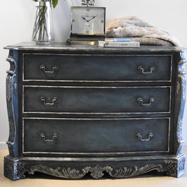 Application of a Vintro coloured wax over a piece of furniture