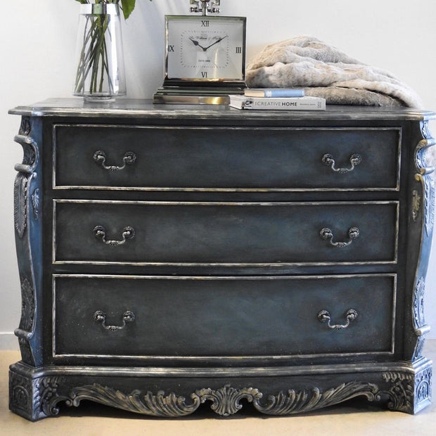 Application of a Vintro coloured wax over a piece of furniture