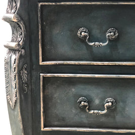Application of a Vintro coloured wax over a piece of furniture