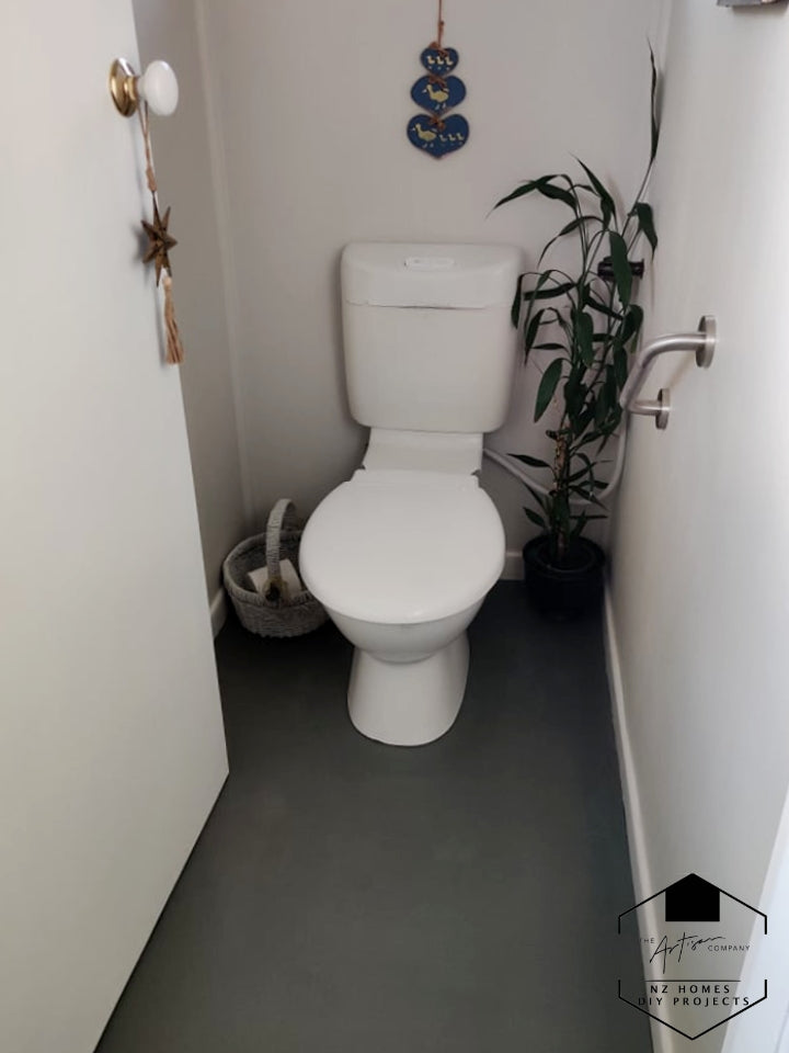 Painted Tiles: Hallway & Bathroom makeover by Jen S