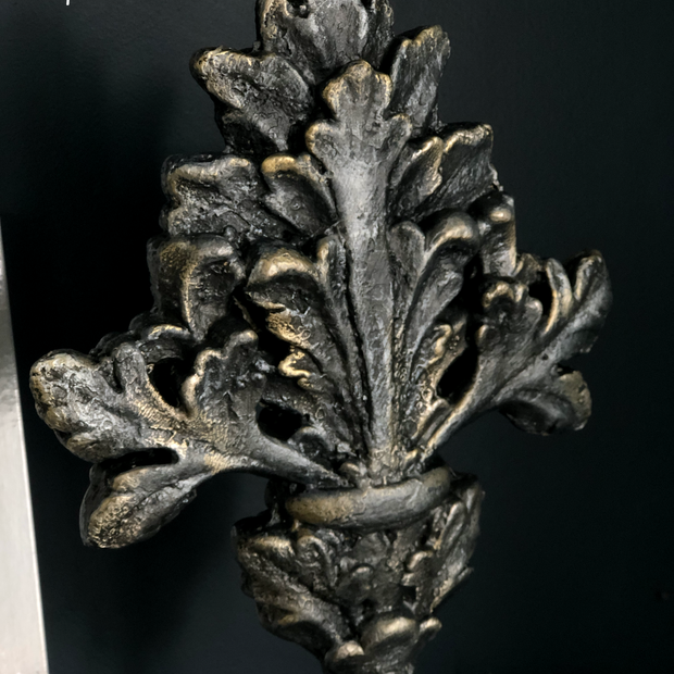 Gabriele -Hand Painted Fleur De Lis