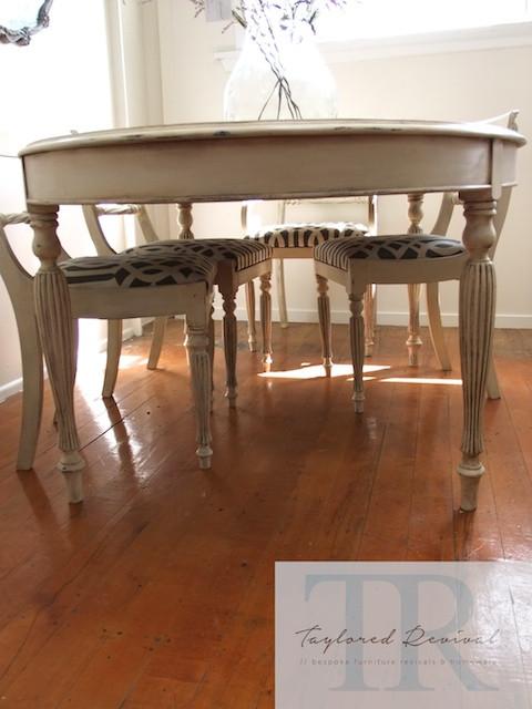 Not For Sale - The Mason's: Regency dining suite with linen lattice upholstery