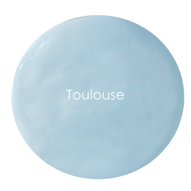 Toulouse chalk paint swatch – cool mid blue